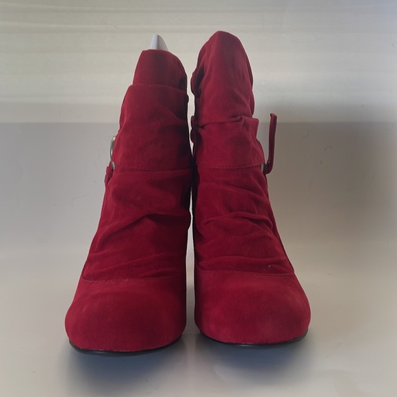 Quipid red ankle boots. - Picture 6 of 14